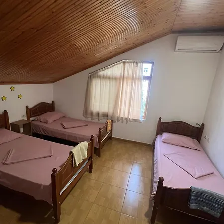 Hostel Happy Corner *