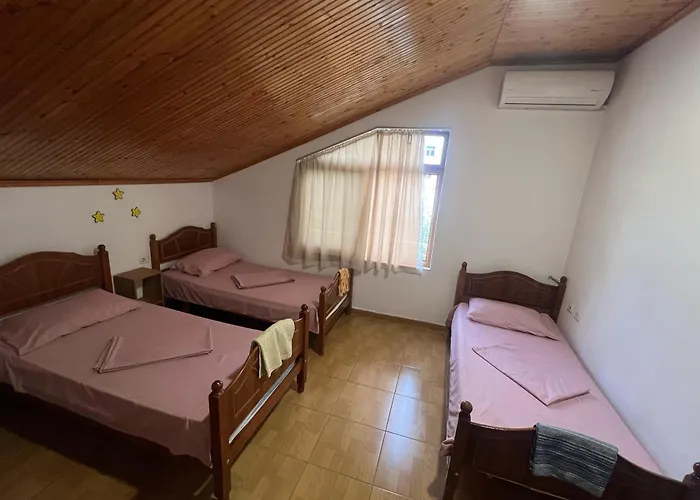 Хостел Happy Corner *