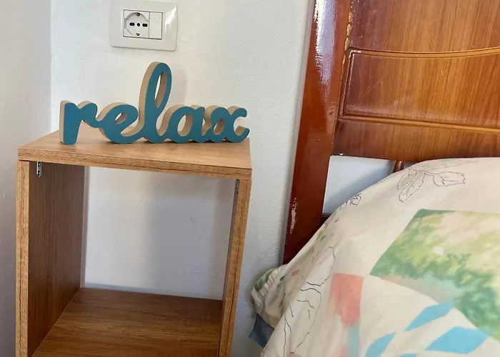 Happy Corner Хостел