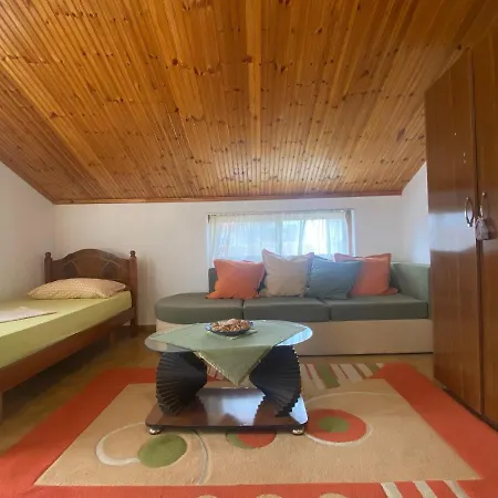 Hostel Happy Corner Shkoder