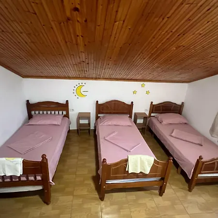 Happy Corner Hostal Shkodër