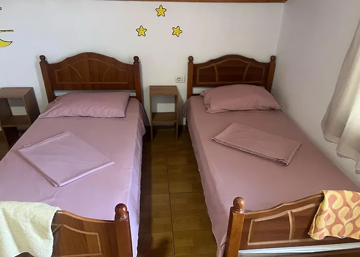 بيت شباب Happy Corner